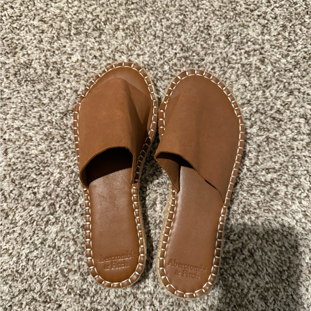 Abercrombie & Fitch Tan Slide Sandals
